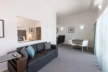 Hope Harbour Hotel Gold Coast