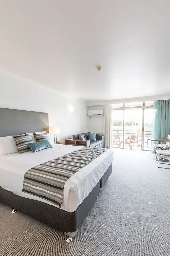 ***  Hope Harbour Hotel Gold Coast Australia